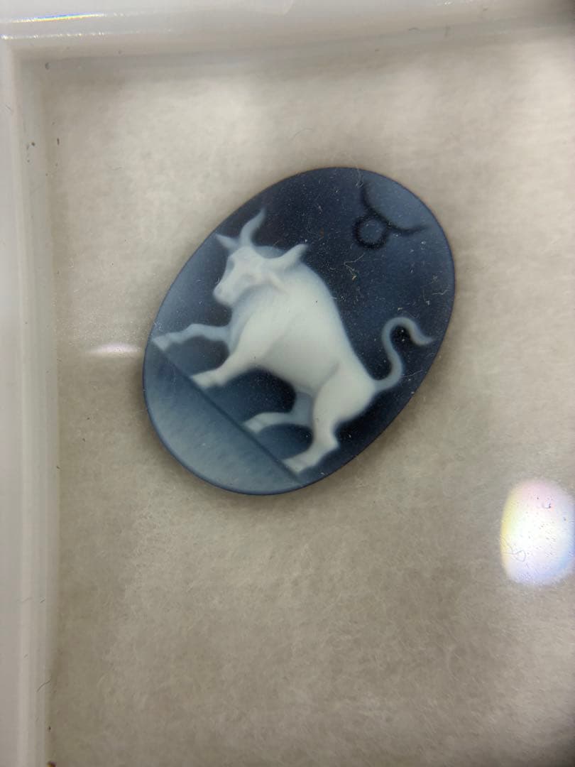 メノウ カメオ ルース オウシ座　牡牛モチーフ 約1.2g 裸石 彫刻