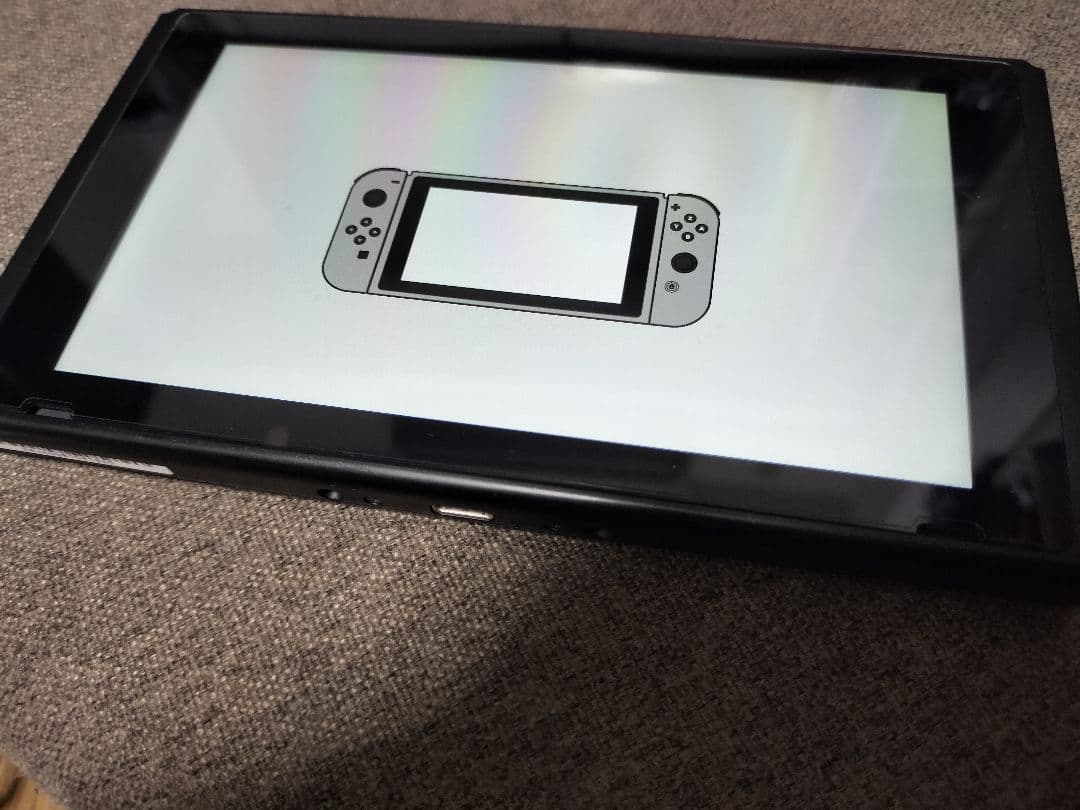 良好品　Nintendo Switch 本体　フィルム装着　任天堂スイッチ　B