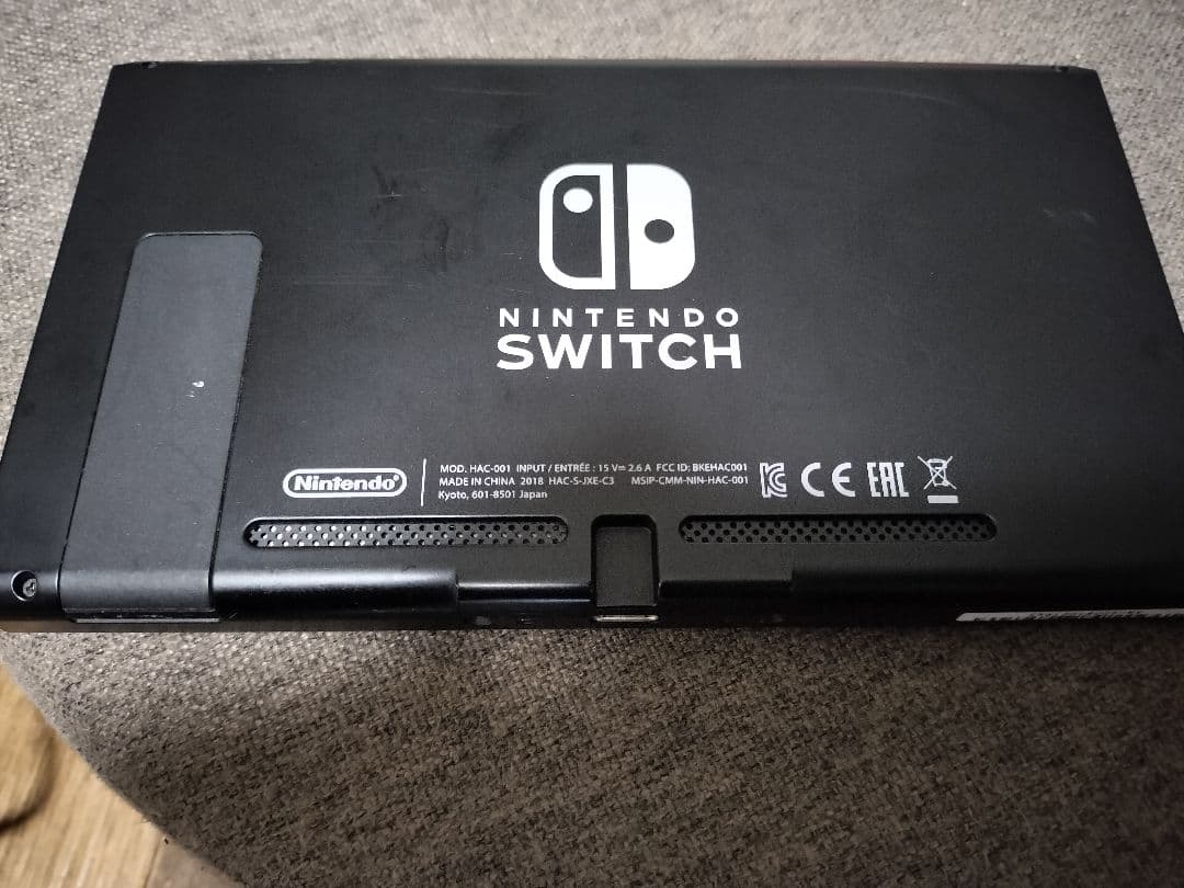 良好品　Nintendo Switch 本体　フィルム装着　任天堂スイッチ　B