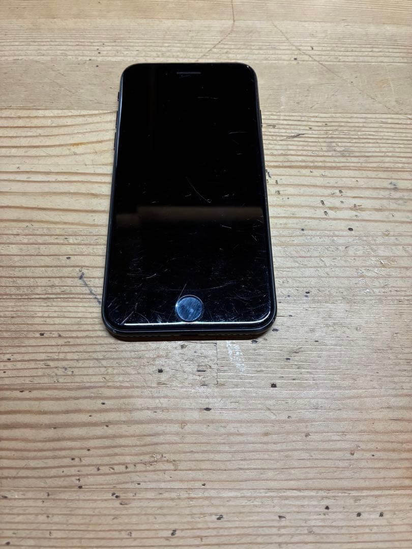 iPhone SE 第3世代　64gb ブラック