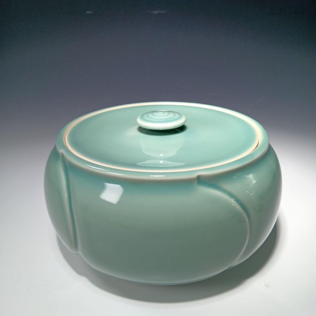 値下げ茶道具　加藤藤山作　青磁捻梅水指　 共箱　美品