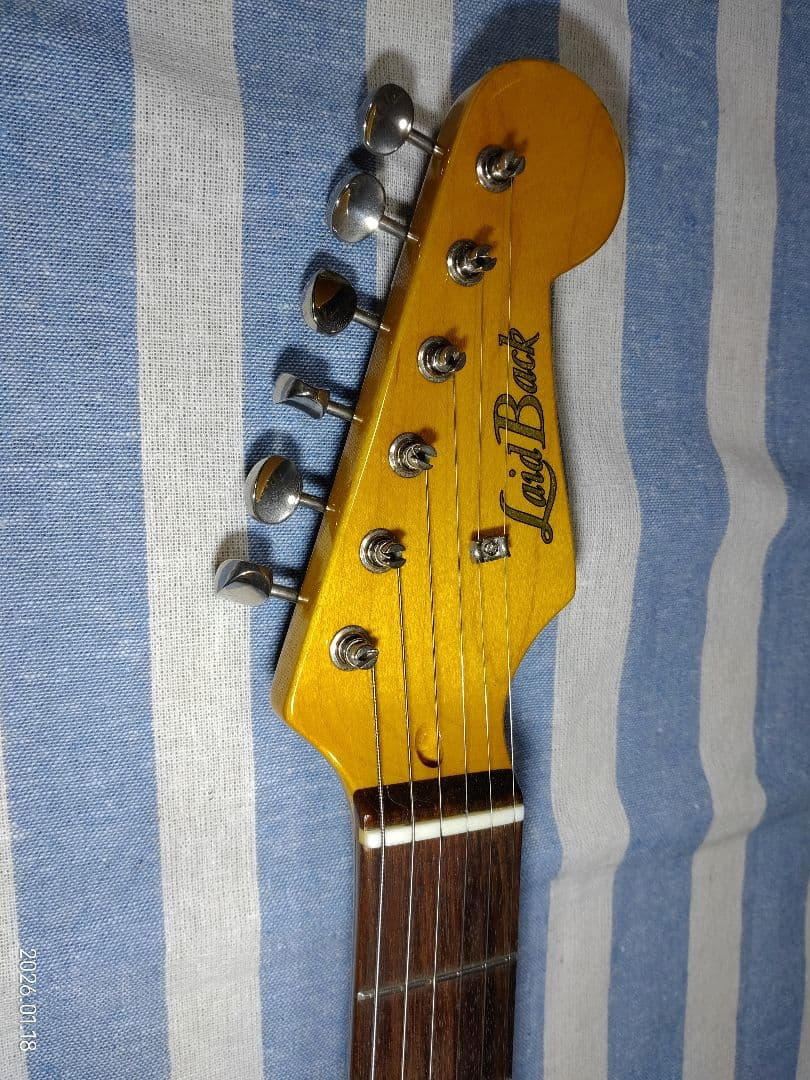 Laid BackブランドのストラトタイプギターST400 3TSまずまずキレイ