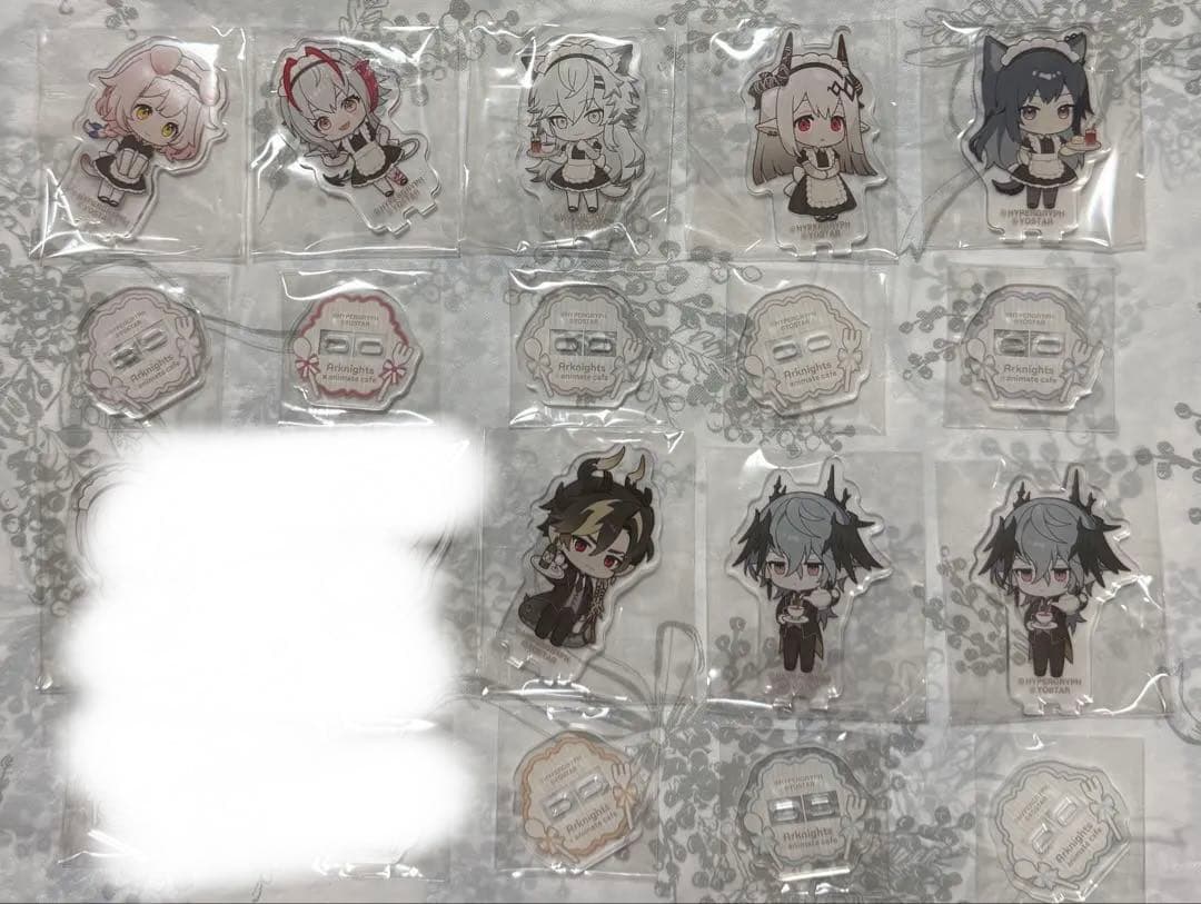 アークナイツ 韓国 アニメイトカフェ コラボ 缶バッジ アクスタ ポスカ カード