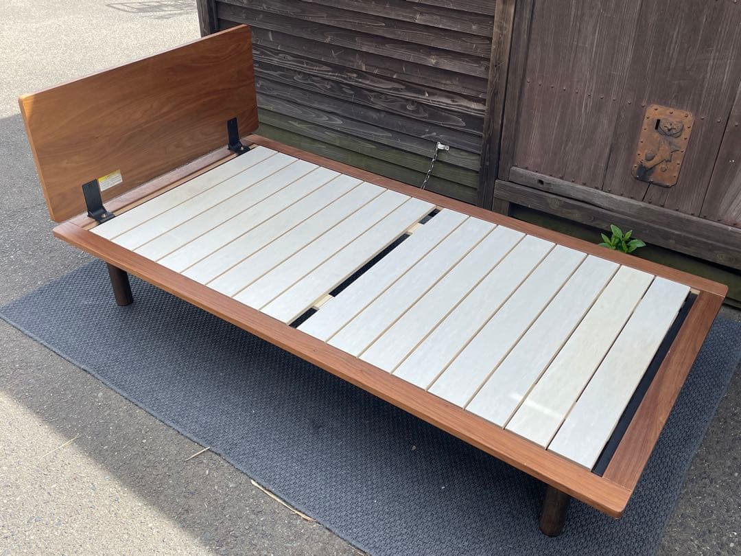 無印良品　木製ベッドフレーム　シングル　ウォールナット材　仙台　宮城