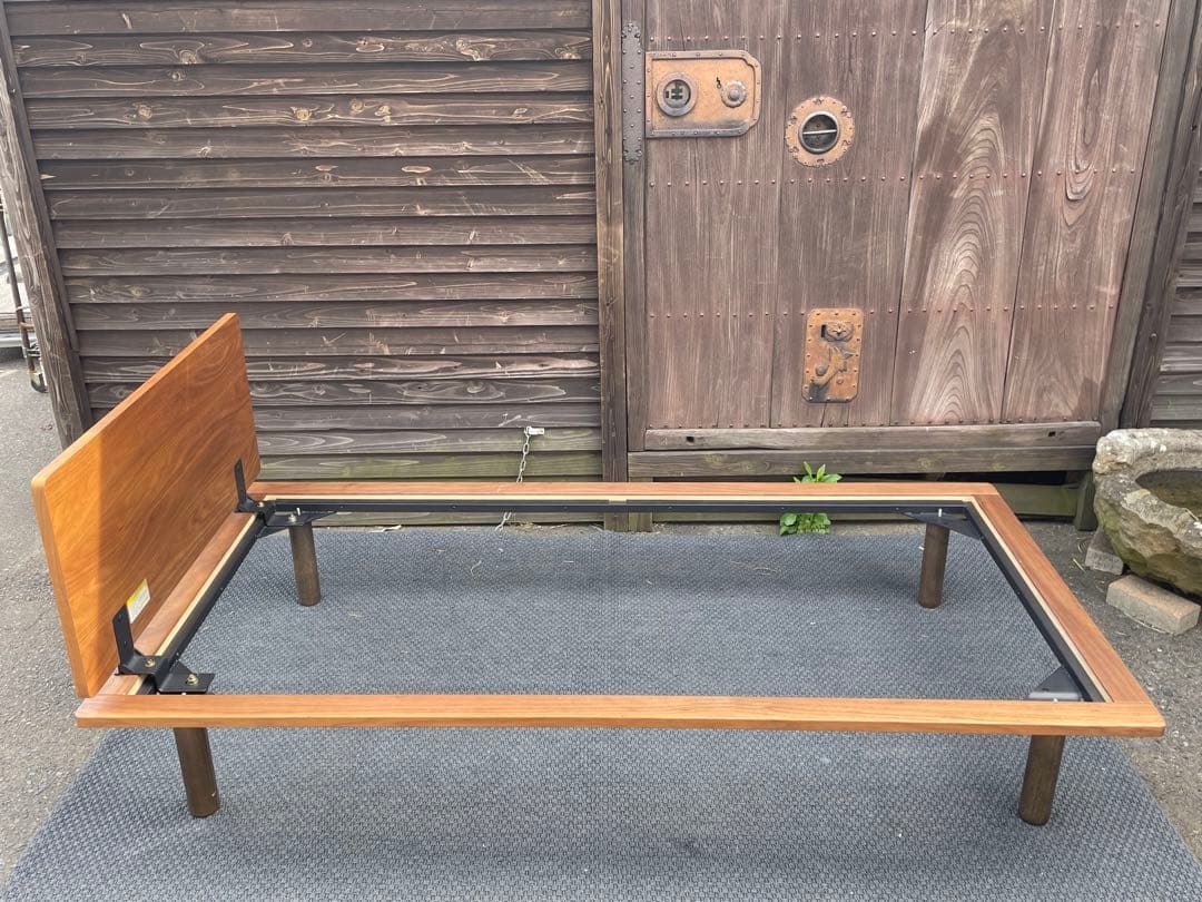 無印良品　木製ベッドフレーム　シングル　ウォールナット材　仙台　宮城