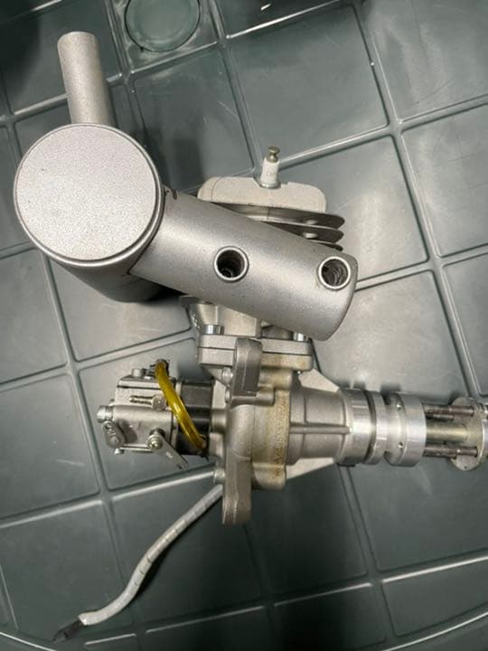 中古品　DLE55  ガソリンエンジン