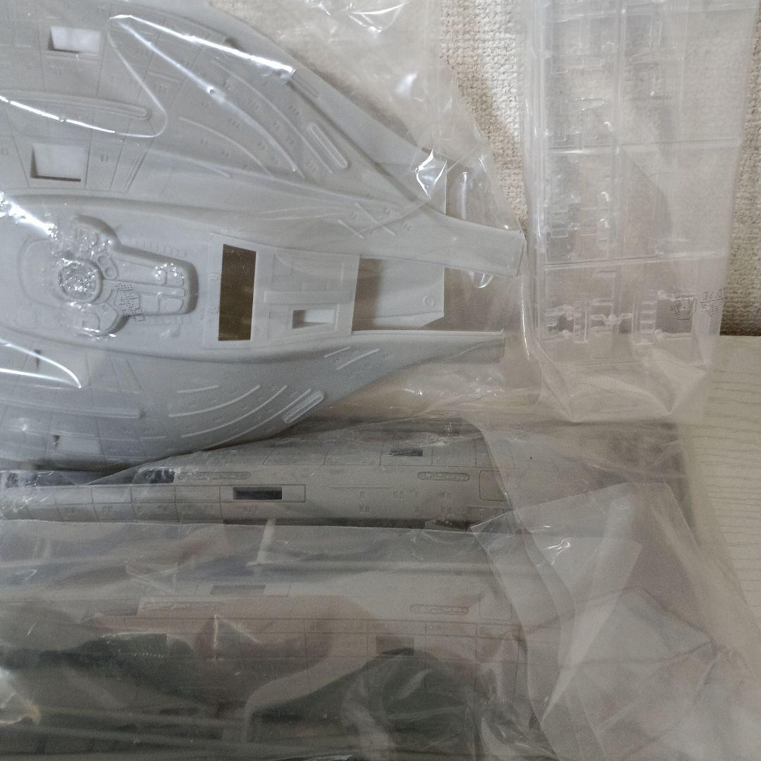 訳あり新品特価/Star Trek U.S.S. Voyager 1/670模型