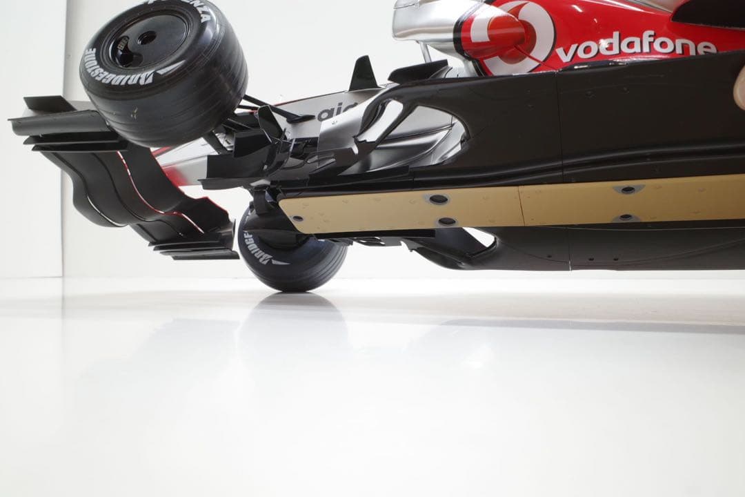 【限定1/8】マクラーレンMP4-23 (全長60cm) ※お問合せ下さい！