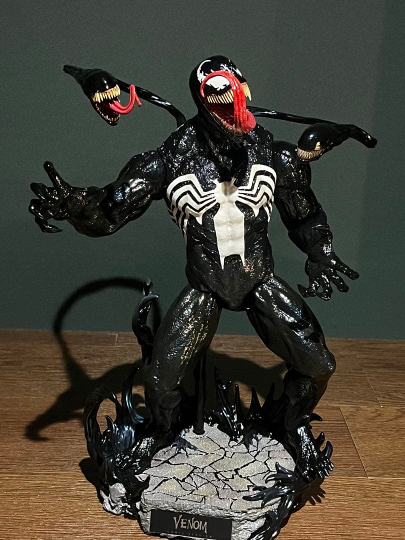 ホットトイズ　ヴェノム　コミックマスターピース　開封済み美品　匿名配送