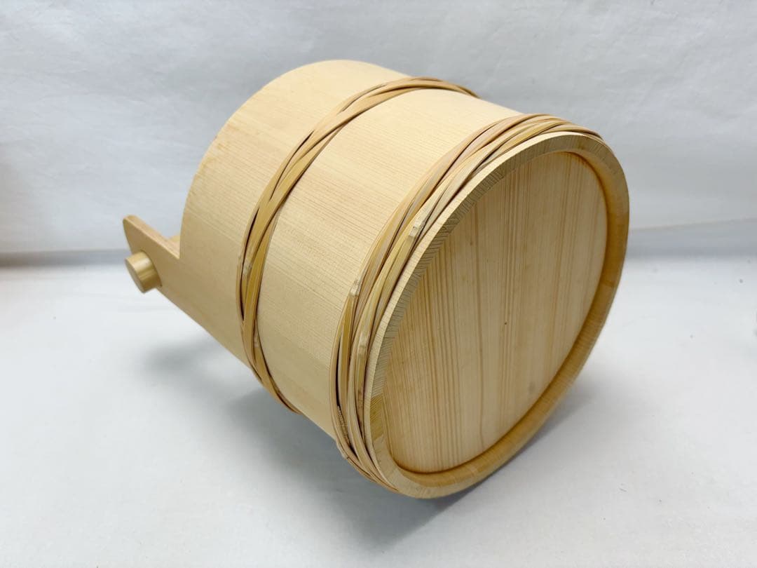 ほぼ未使用 茶道具 水張桶 手桶水指 木地 割蓋付き 水屋道具 露地道具 元箱