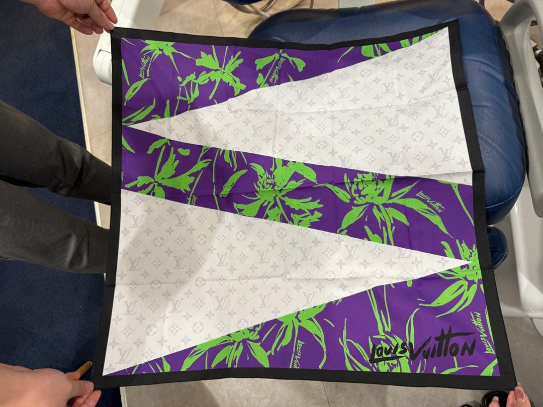 非売品 箱付き LV カレ ハンカチ3枚 巾着1枚セット