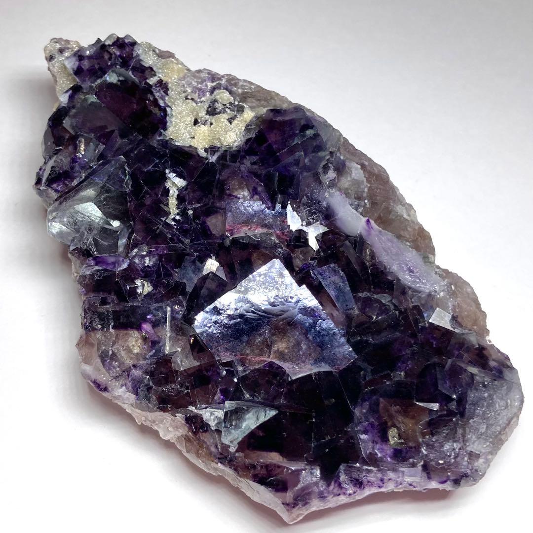 蛍石 ゾーニング パープル フローライト 母岩付き 原石 鉱物 鉱石 天然石