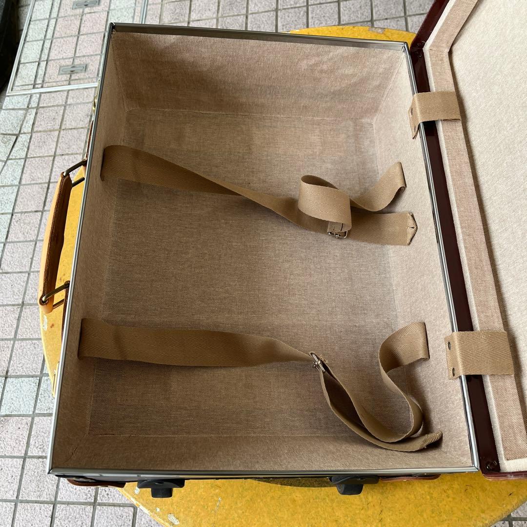 グローブトロッターのサファリキャリーバッグ