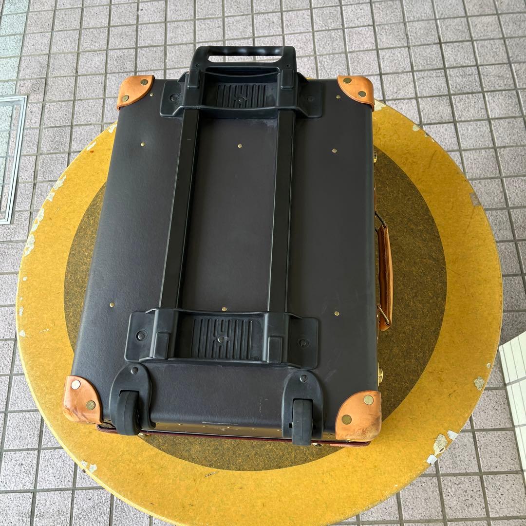 グローブトロッターのサファリキャリーバッグ