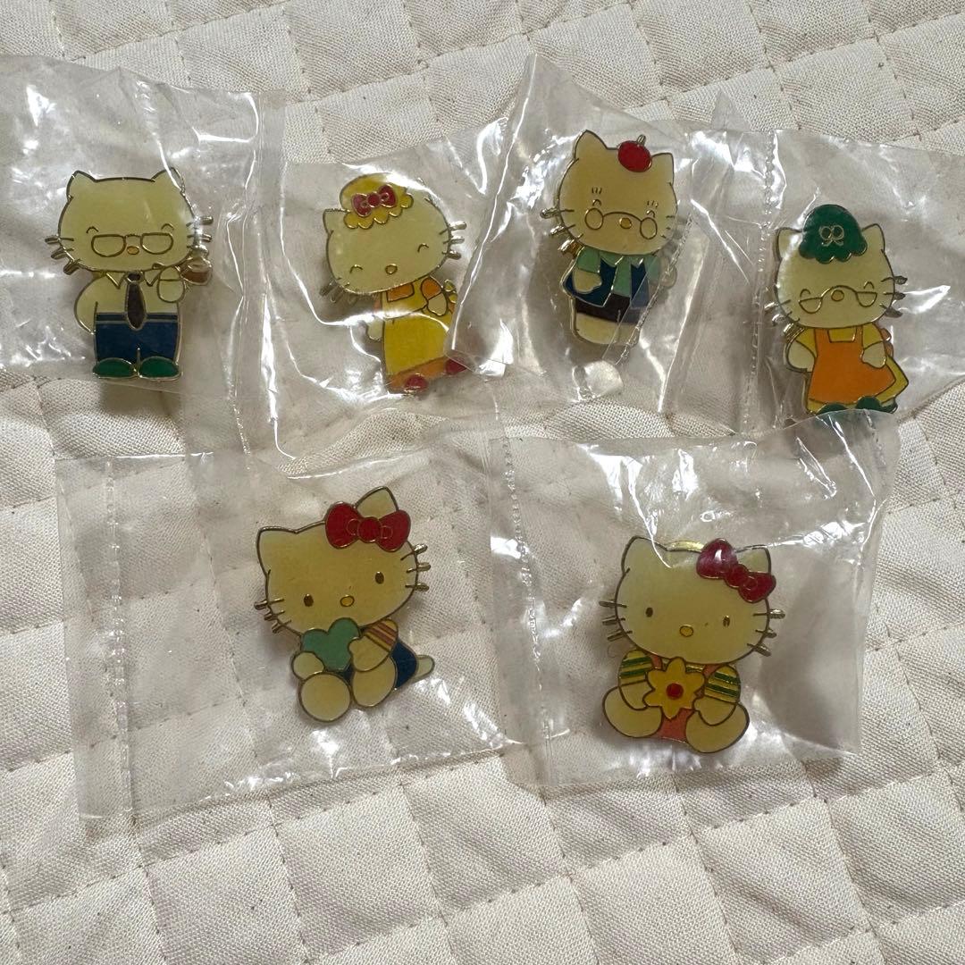 ハローキティ ピンバッジ