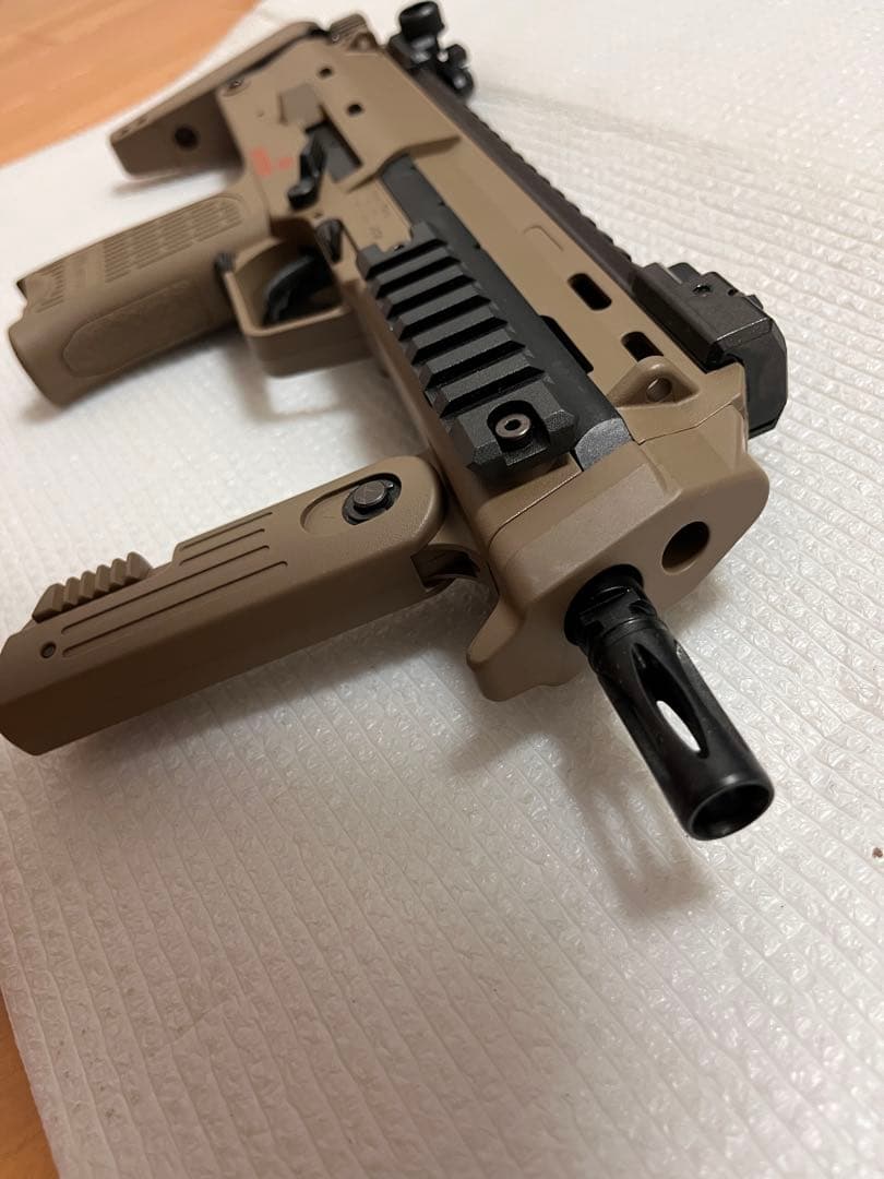 東京マルイ MP7A1 ガスブローバック　TANカラー