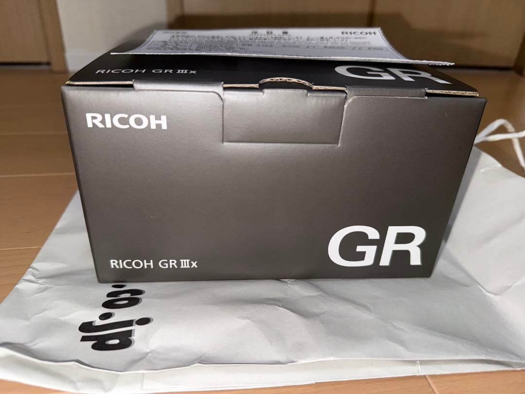 新品のRICOH GR IIIx ・保証書付きです(即日発送いたします)