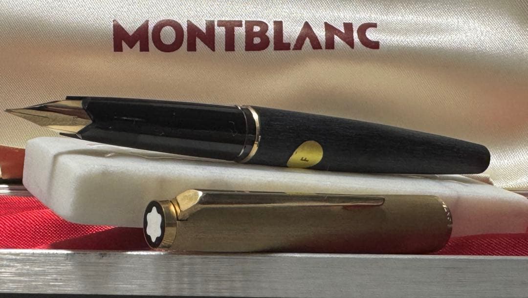 【新品未使用】モンブランNo224 万年筆（高級ケース付き）