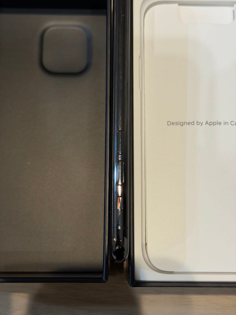 Raee　iPhone 11 pro 256GB