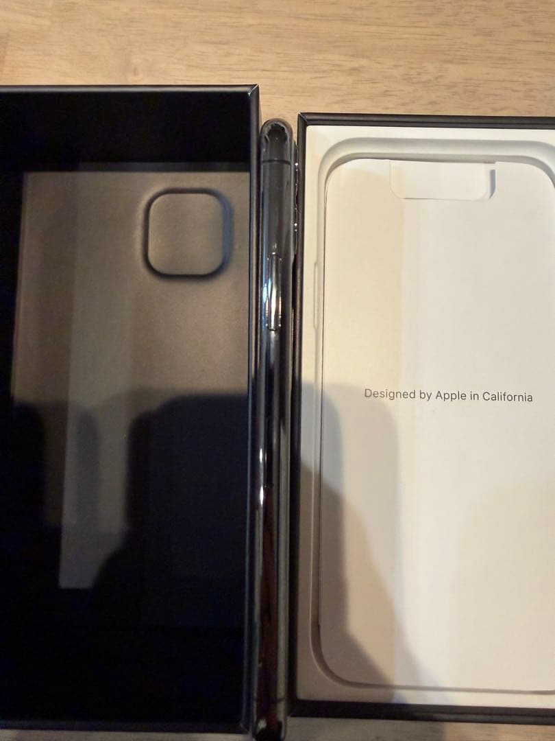 Raee　iPhone 11 pro 256GB