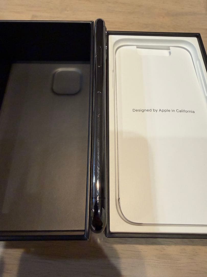 Raee　iPhone 11 pro 256GB