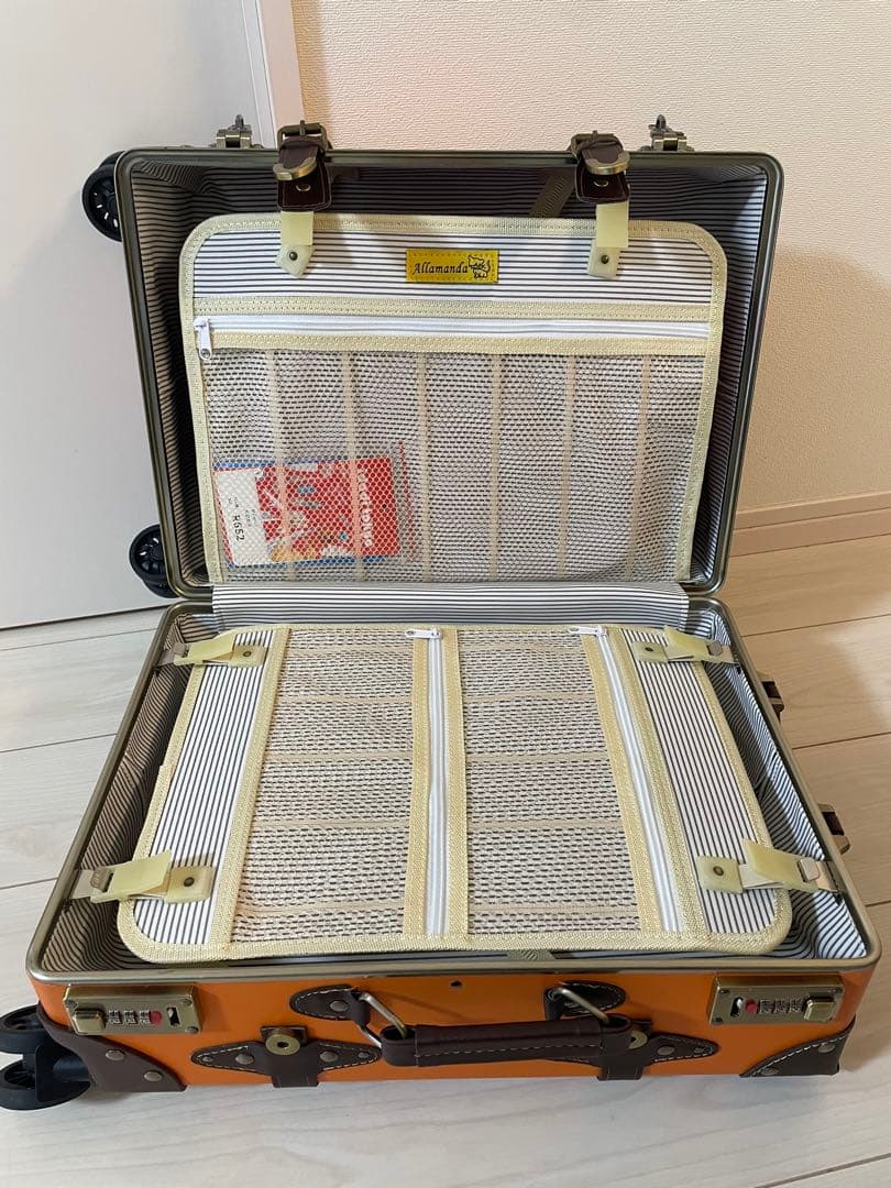 キャリーケース　トランク　スーツケース　オレンジ　旅行