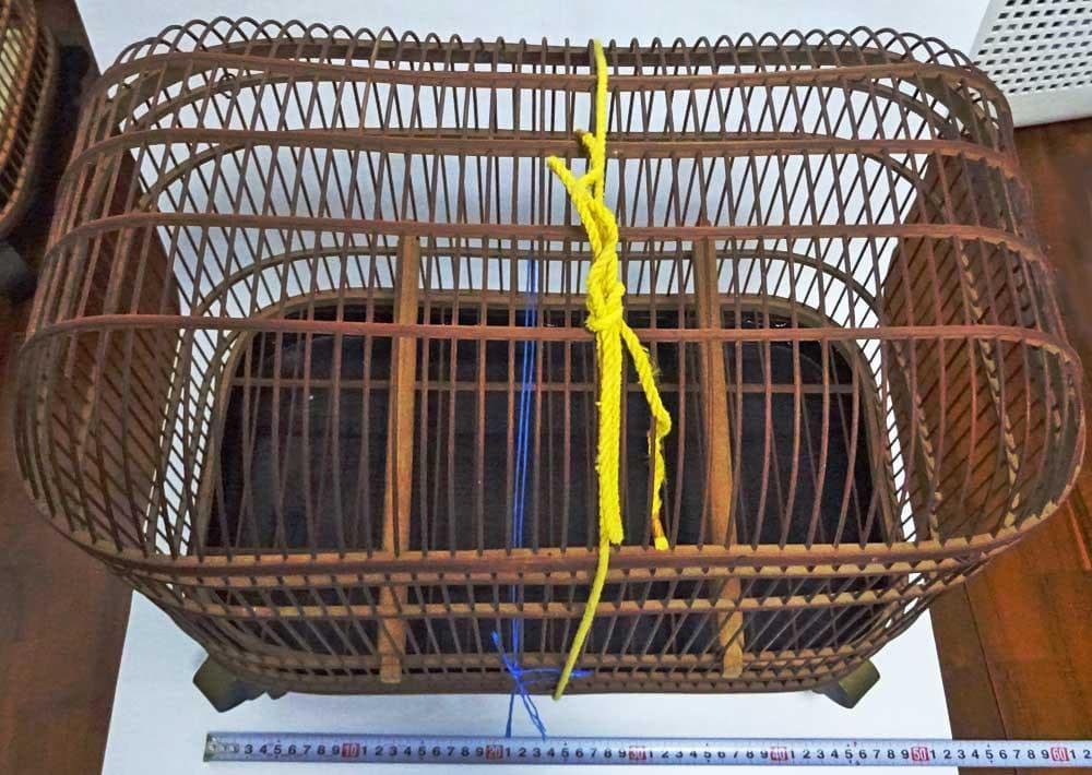 鳥籠ハンドメイド竹製鳥かご横45cm✕縦30cm奥行き28cmくらい止まり木付き