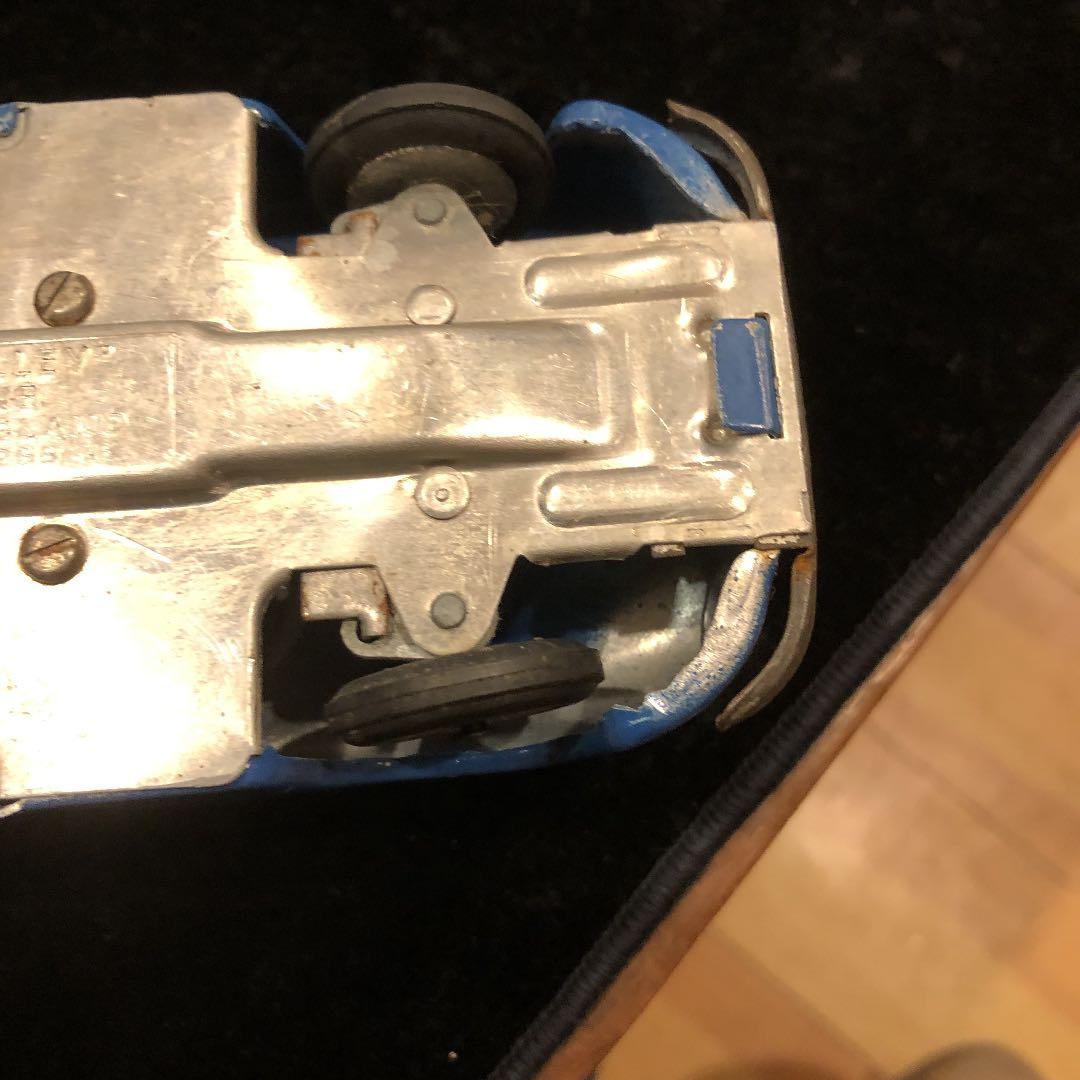 アンティーク　イギリス製　ブリキのゼンマイ仕掛けの自動車