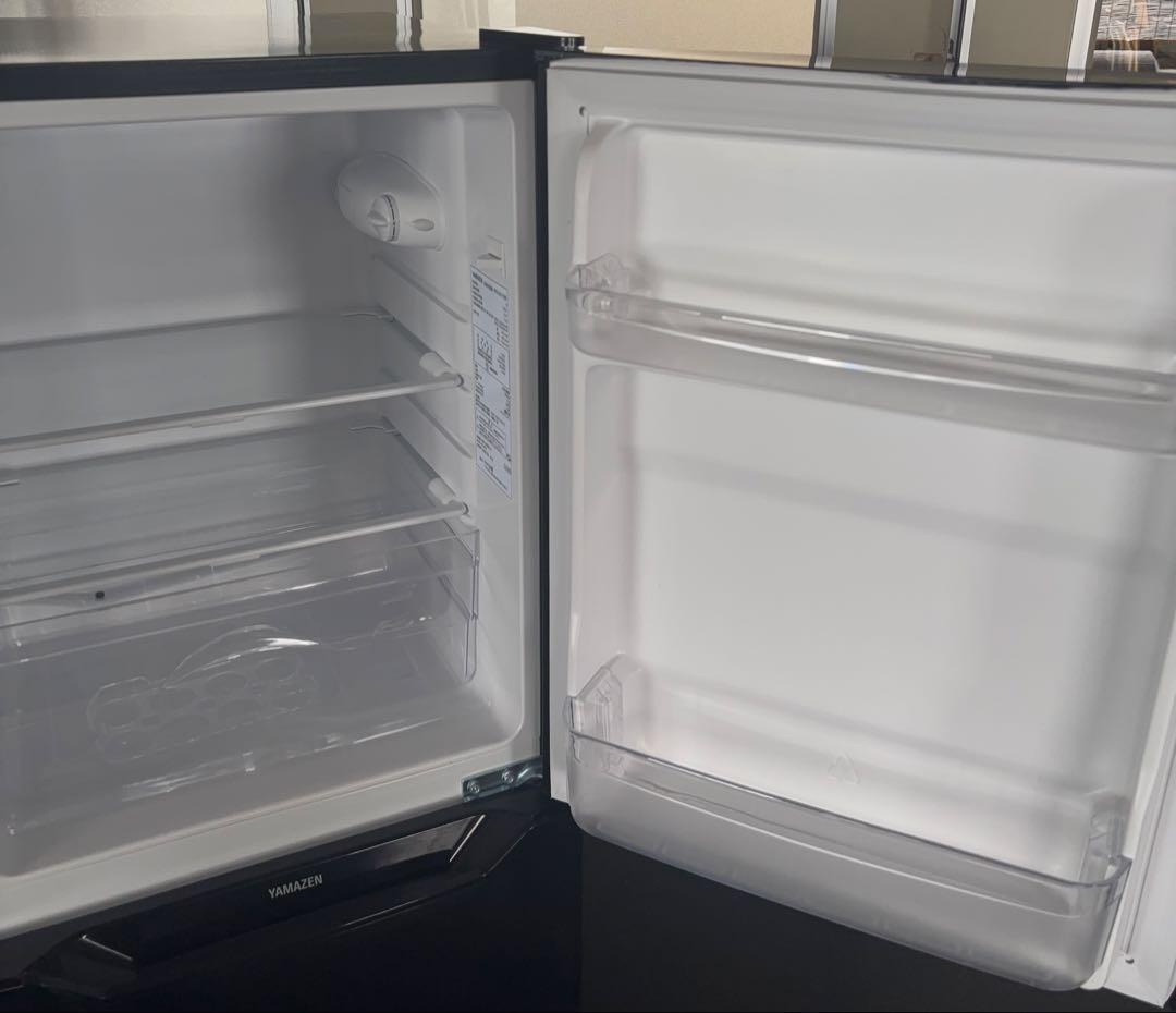 【引取り限定／東京都瑞穂町】山善 冷凍冷蔵庫 YFR-D111(B) 106L