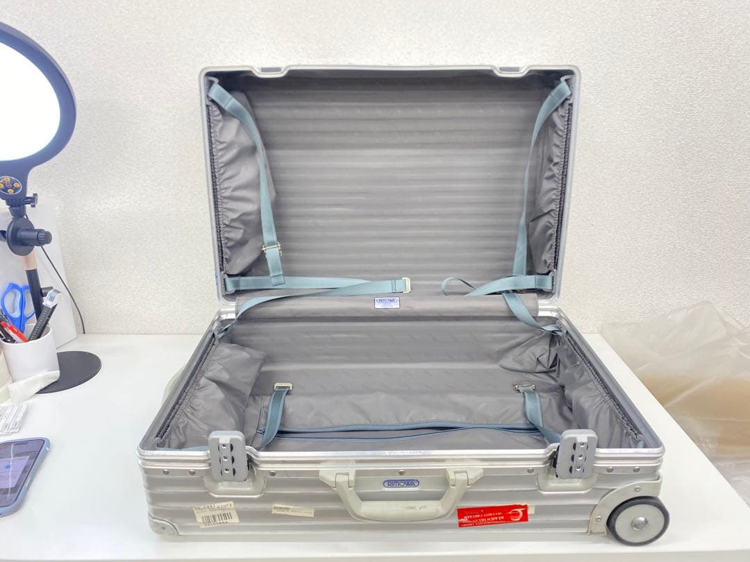 RIMOWAリモワ オリジナル キャビン シルバー スーツケース