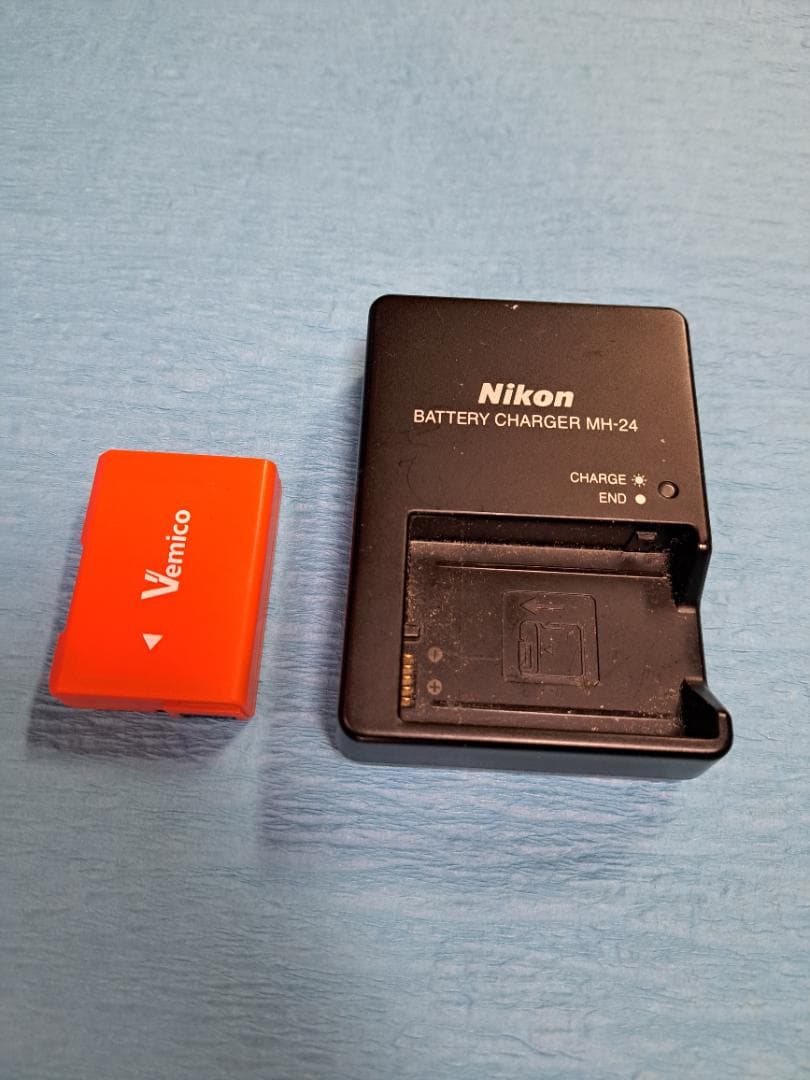 新春特別特価　Nikon D3100【大人気のメタリックRED】 ズームレンズ