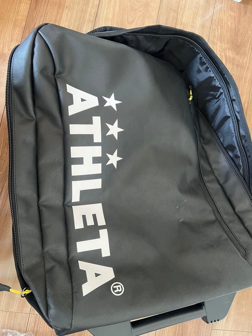 ATHLETA キャリーバッグ　キャスター付き　黒