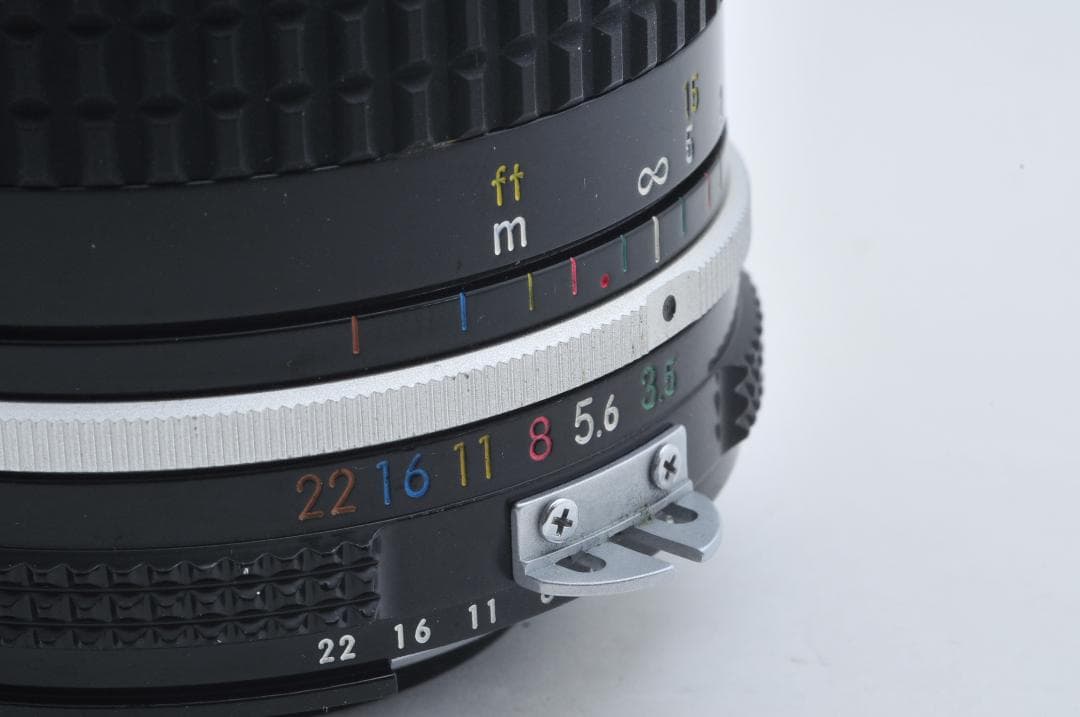 ■美品■ ニコン Nikon 28ｍｍ F3.5 Ai ≪油染み無し≫