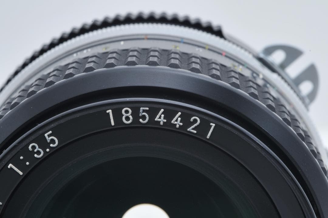 ■美品■ ニコン Nikon 28ｍｍ F3.5 Ai ≪油染み無し≫