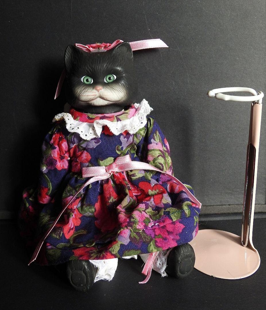 Goebel 　ゴーベル　ヴィンテージ　ポーセリン　猫　ドール　人形　置物