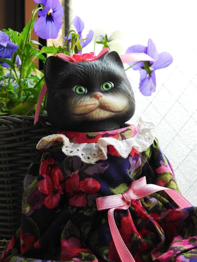 Goebel 　ゴーベル　ヴィンテージ　ポーセリン　猫　ドール　人形　置物