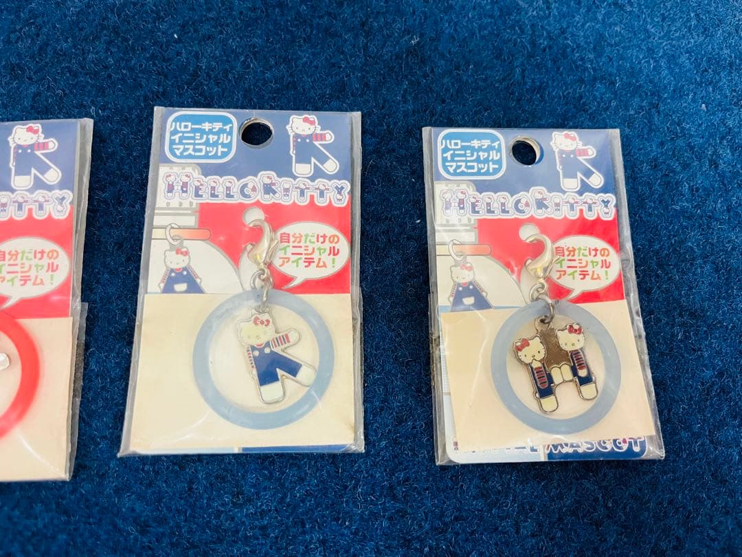【新品未開封】サンリオ　ハローキティ　足長　イニシャルマスコット　レトロ