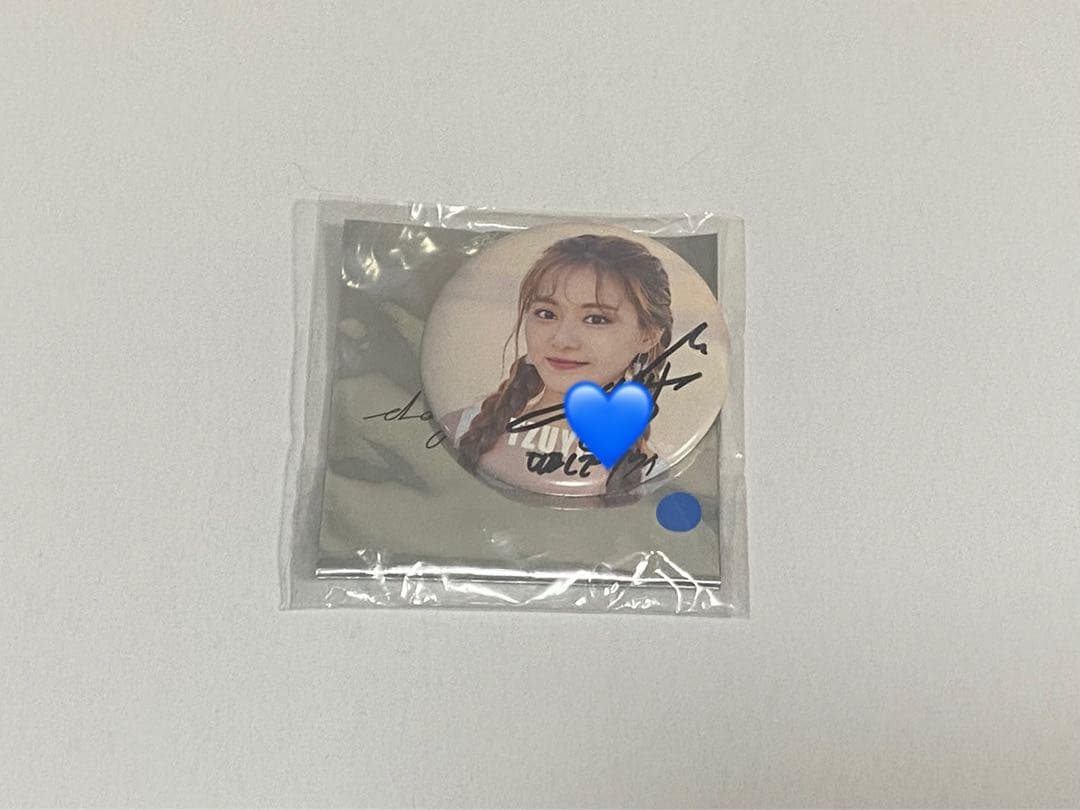 TWICE ツウィ　サイン入り缶バッチ