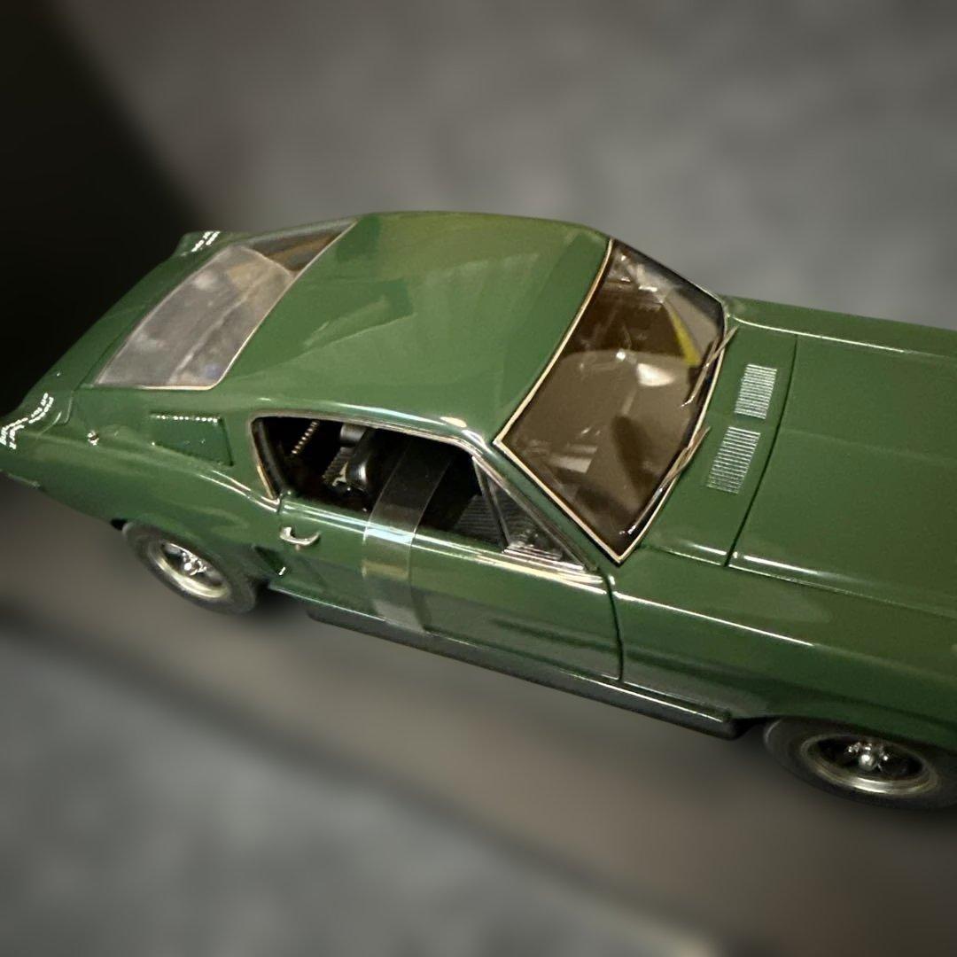 オートアート 1/18 ブリット マスタング オリジナル ダイキャストモデル