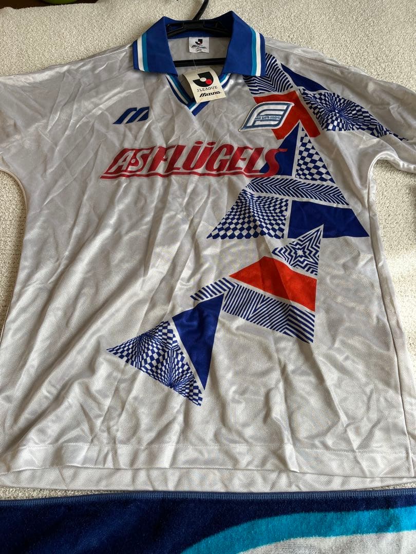 横浜フリューゲルス　ミズノ　J.リーグユニフォーム　、タオル、Tシャツセット