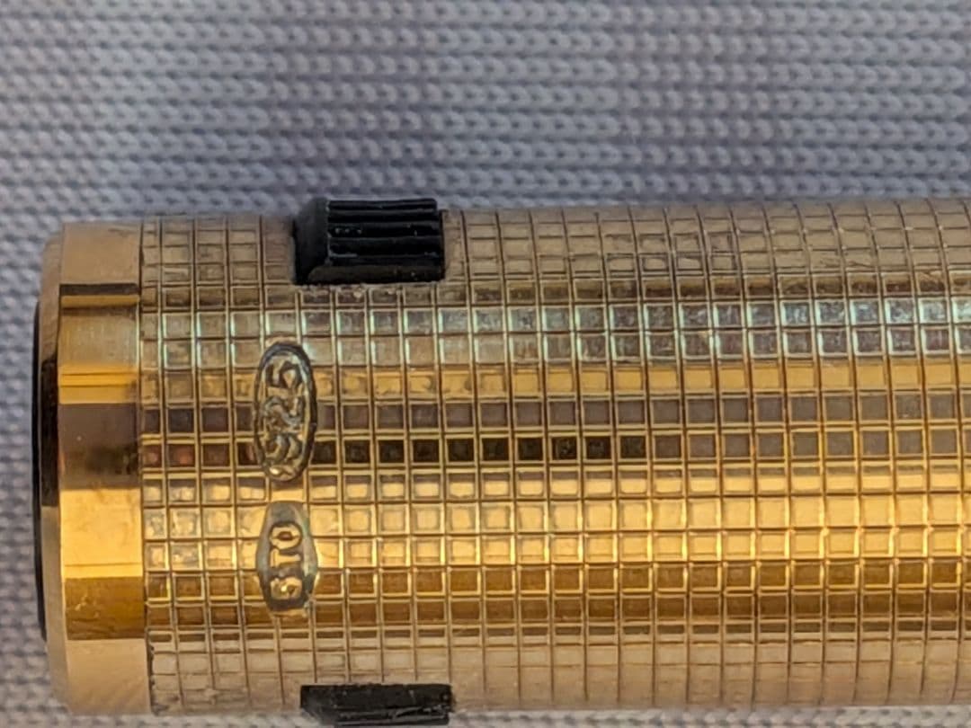 万年筆 AURORAアスティルパーメイルリニアFゴールド NY近代美術館永久展示