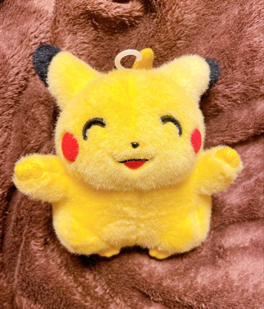 ピカチュウ TOMY 初期　バンザイ　にっこり　ぬいぐるみ