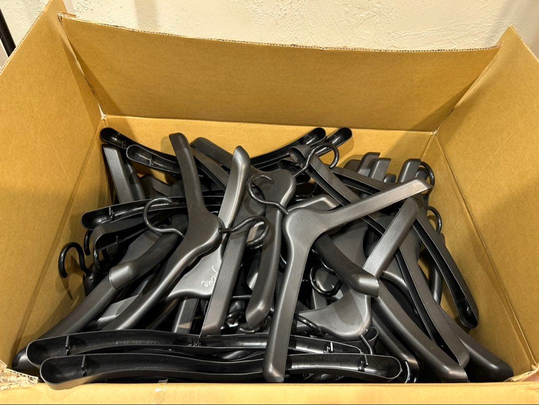 黒い衣類ハンガー多数まとめ