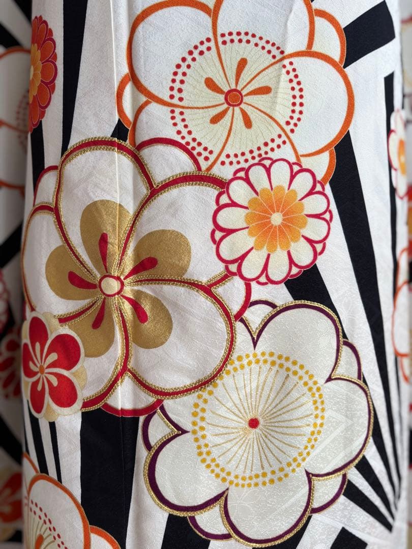 ⭐️振袖フルセット　正絹振袖　成人式　白・黒地系　【最終価格です！】