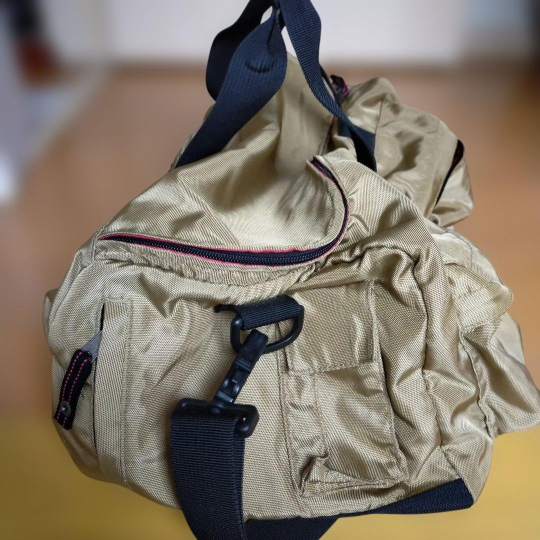 GAP ベージュ ボストンバッグ 耐久性