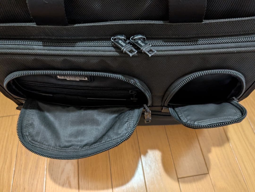 TUMI トゥミ　キャリーケース　2輪　機内持ち込み　拡張　特殊ナイロン　黒