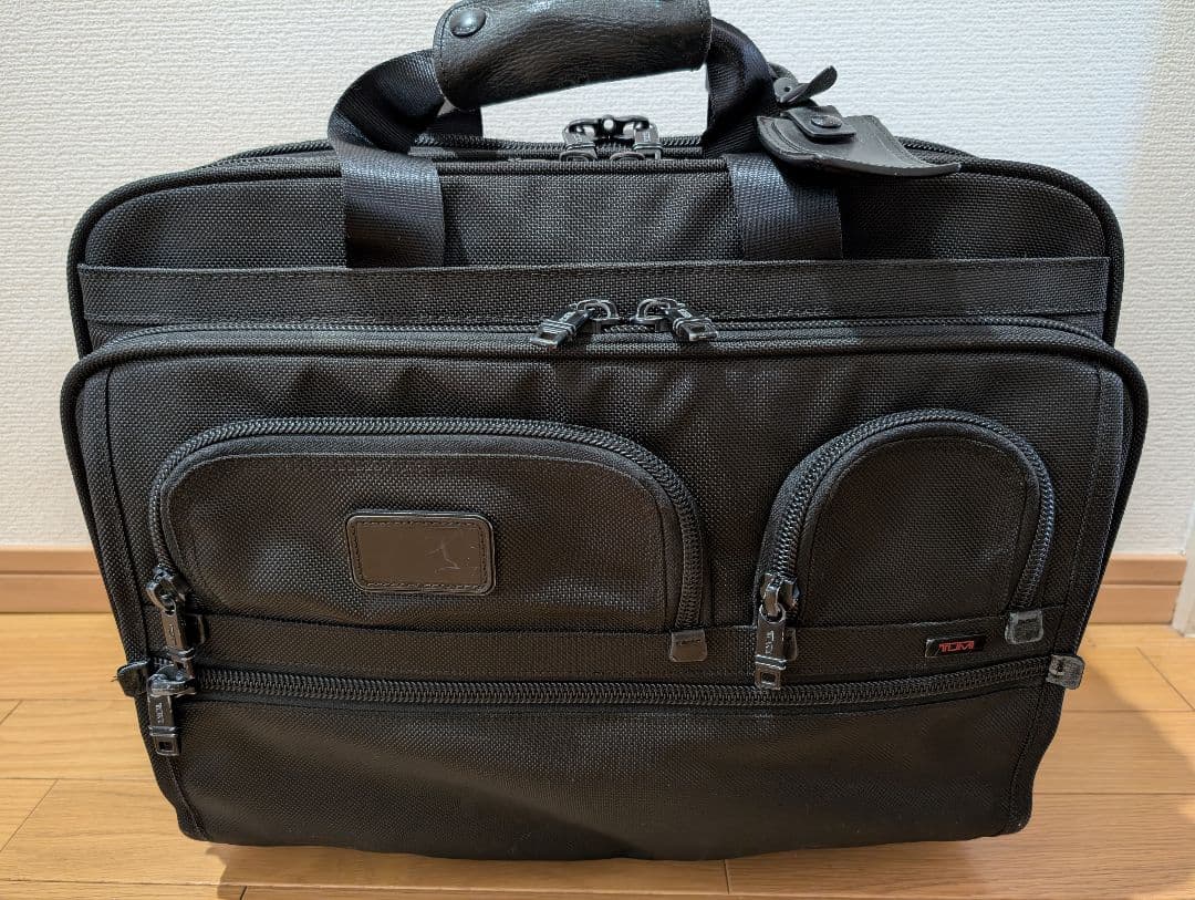 TUMI トゥミ　キャリーケース　2輪　機内持ち込み　拡張　特殊ナイロン　黒