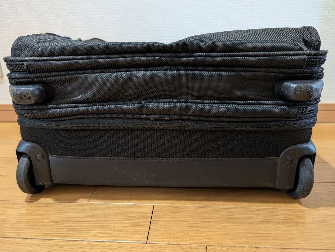 TUMI トゥミ　キャリーケース　2輪　機内持ち込み　拡張　特殊ナイロン　黒