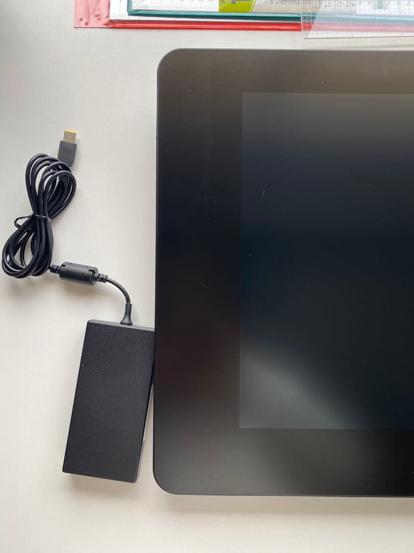 液タブ・ペンタブ Wacom Cintiq Pro 24 (DTH-2420)