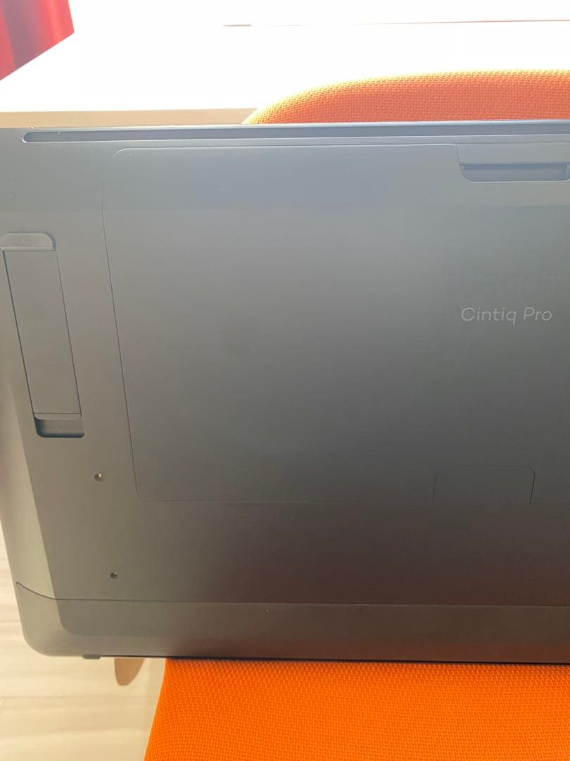 液タブ・ペンタブ Wacom Cintiq Pro 24 (DTH-2420)